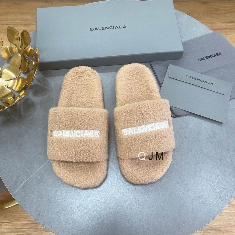 Balenciaga Men's Slippers 32